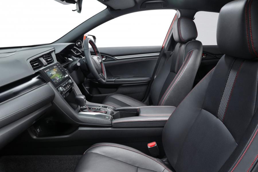 Интерьер Honda Civic RS Hatchback (FK) 2020 года  (AU) (фото 28 из 42)